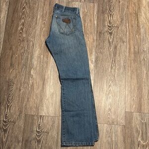 Men’s Wrangler Blue Jeans